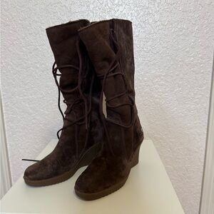 UGG Australia Women’s 5 Suede Wedge Lace Up Shearling Boots 5596